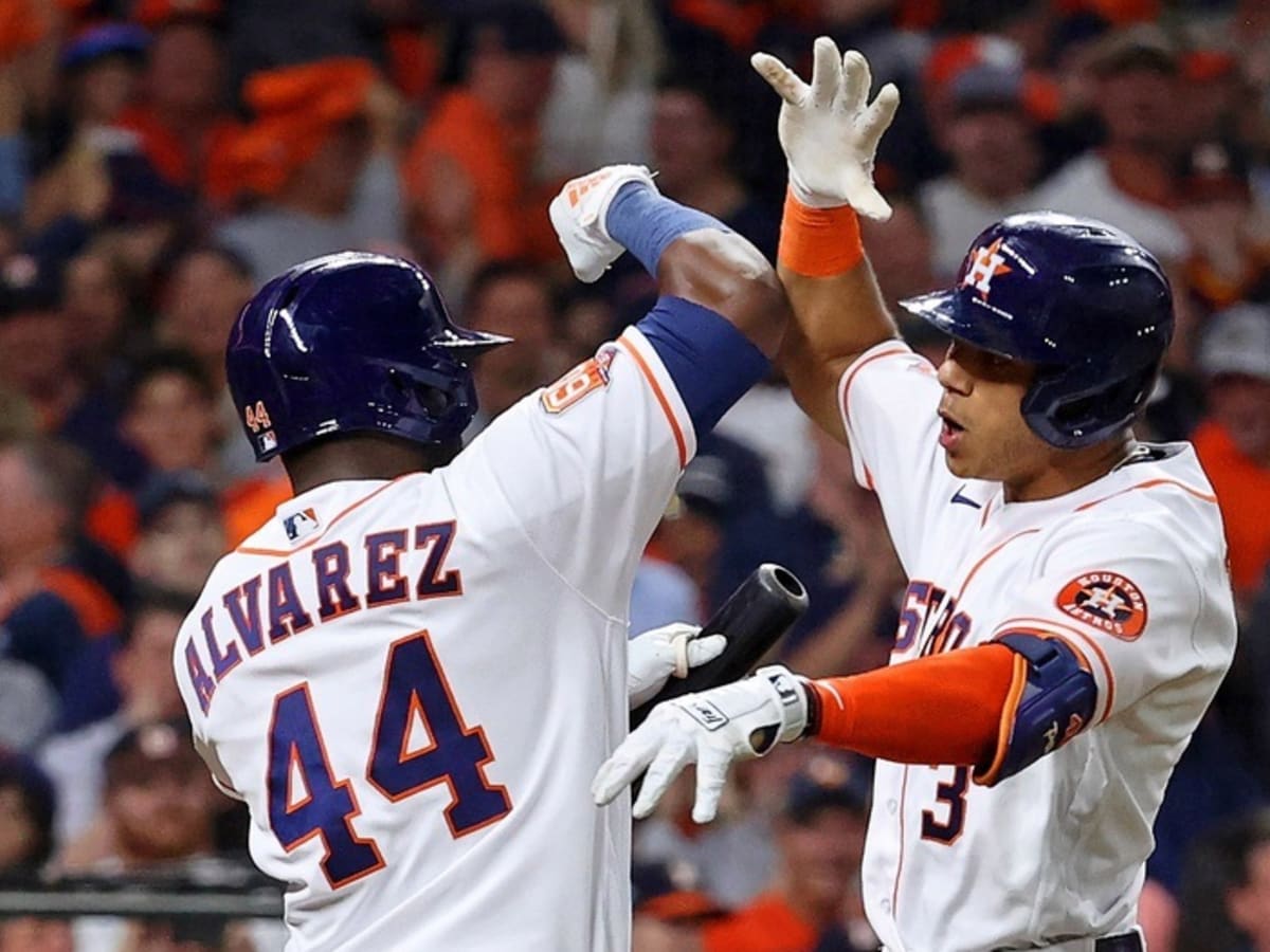 New York Yankees lose to Houston Astros 2-1, fall behind 2-0 in American  League Championship Series - ABC7 New York