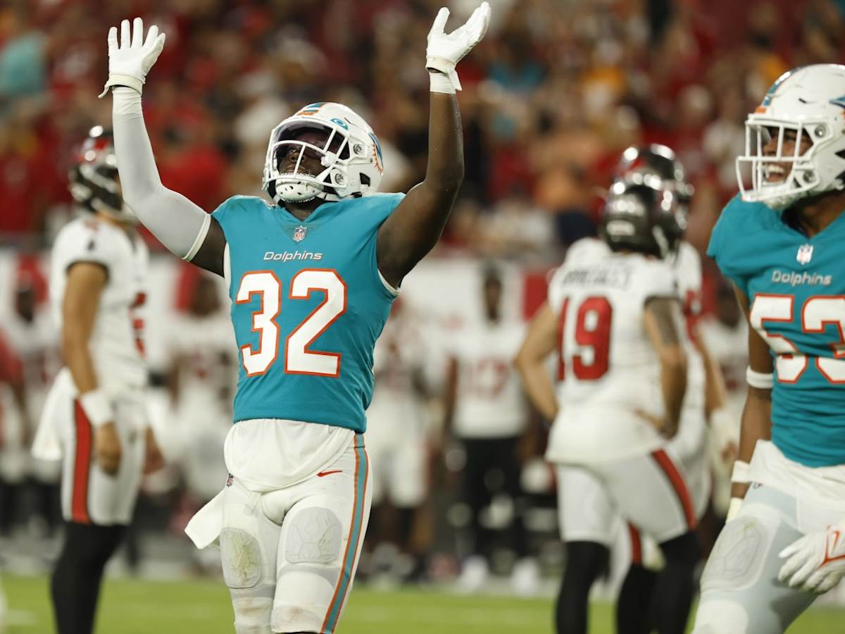 Miami Dolphins sign safety Verone McKinley III to the active roster;  elevate offensive tackle Kion Smith from the practice squad before Sunday's  matchup vs. Cleveland Browns - The Phinsider