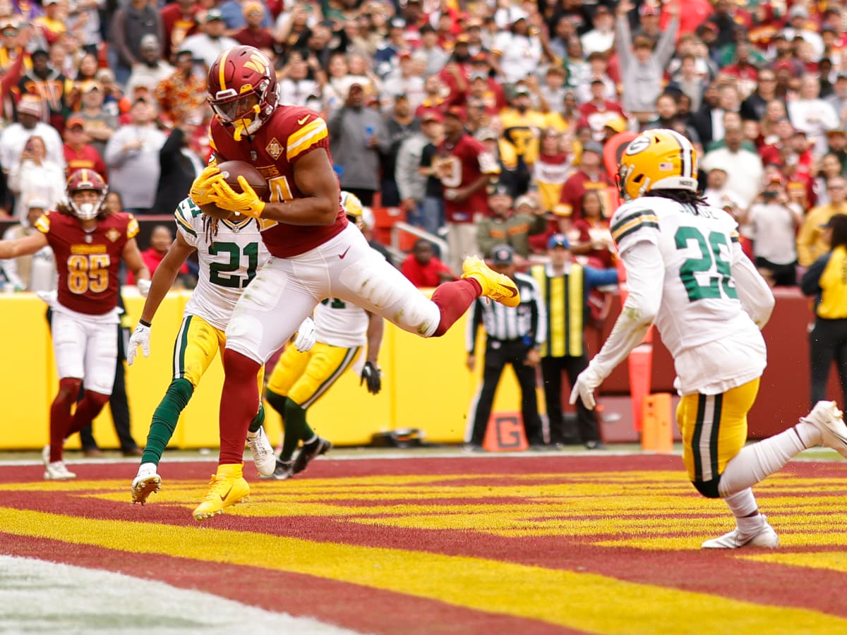 Washington Commanders wide receiver Terry McLaurin (17) runs during an NFL  football game against the Green Bay Packers, Sunday, October 23, 2022 in  Landover. (AP Photo/Daniel Kucin Jr Stock Photo - Alamy