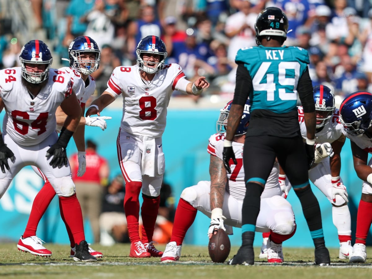 Giants escape with win over Jaguars for fourth straight victory