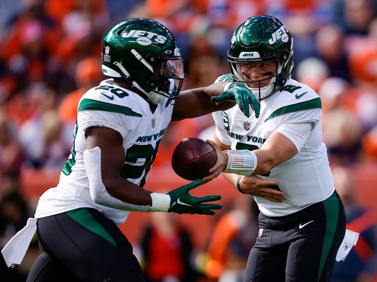 Three Game Balls and a Gasser for Jets' Preseason Performance vs. Bucs -  Sports Illustrated New York Jets News, Analysis and More