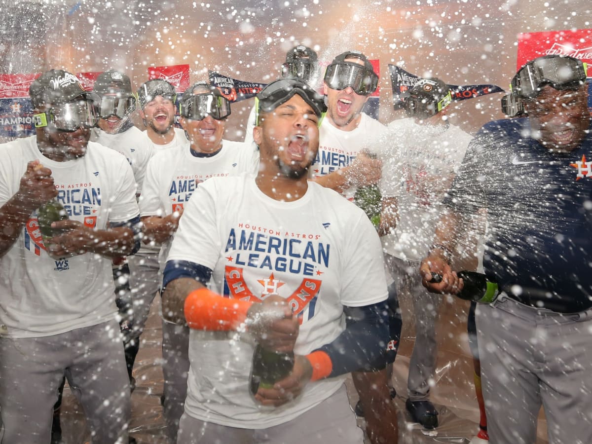 Astros break out brooms amid celebrations after sweeping Yankees