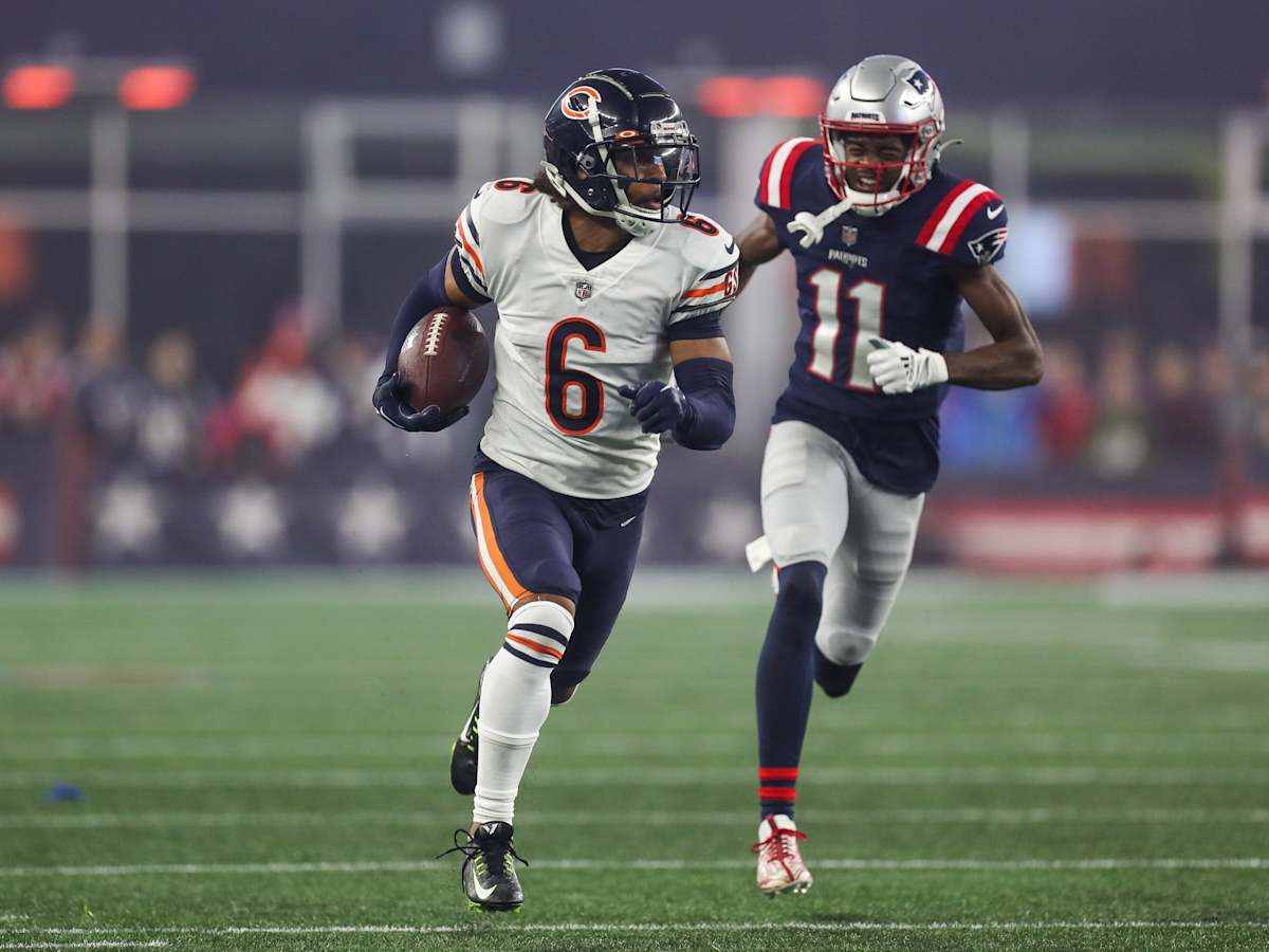 Chicago Bears linebacker Roquan Smith effectively ices game for Bears with  INT of New England Patriots quarterback Bailey Zappe