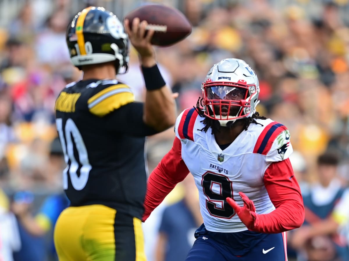 New England Patriots' Matthew Judon rushes against the New York