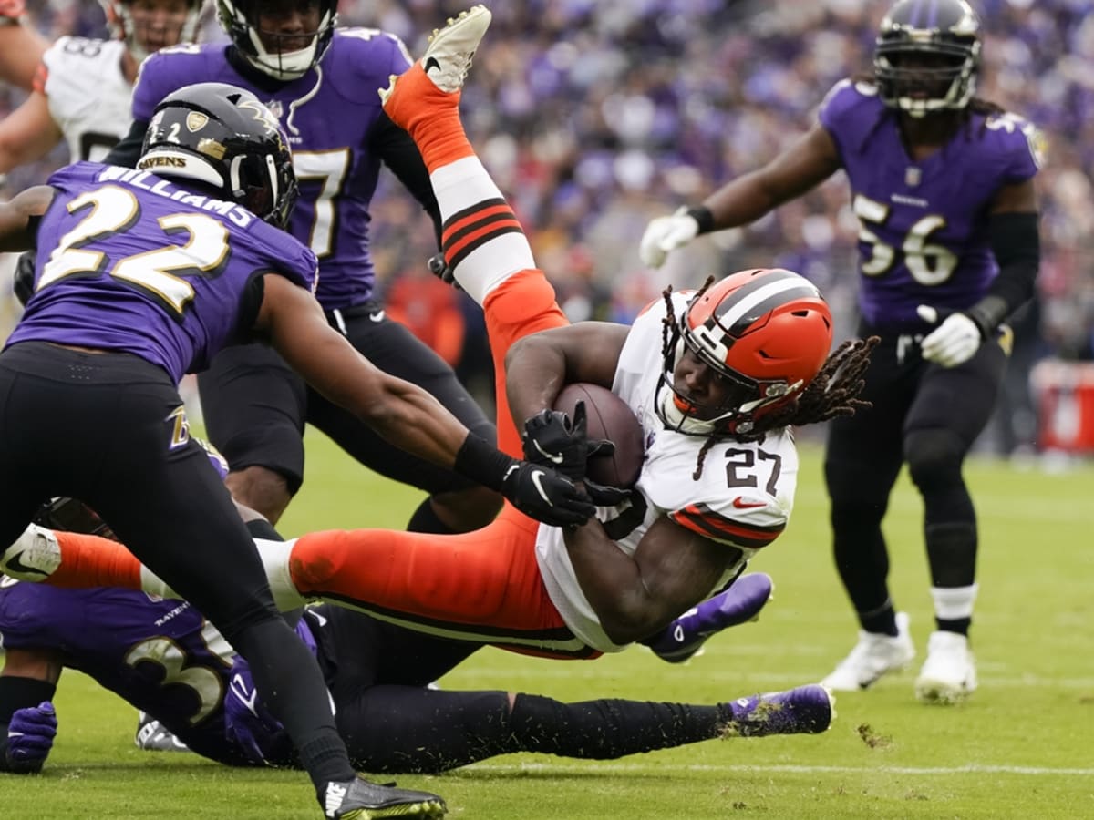 Kareem Hunt remains with Browns as trade deadline passes 