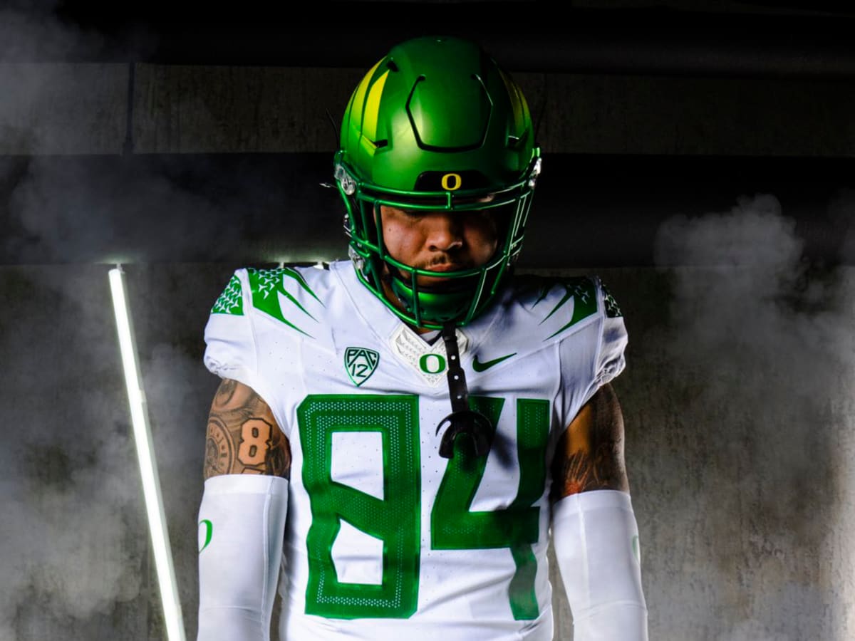 Nike unveils new 'retro' Oregon Ducks football uniforms for Cal