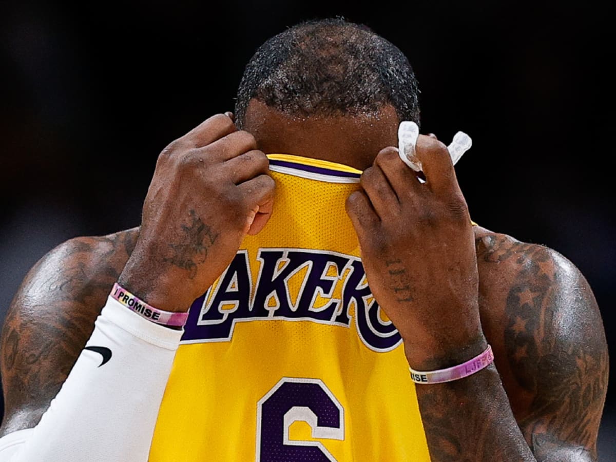 LeBron James faces jeers for bizarre photo edit as Lakers lose to Kings