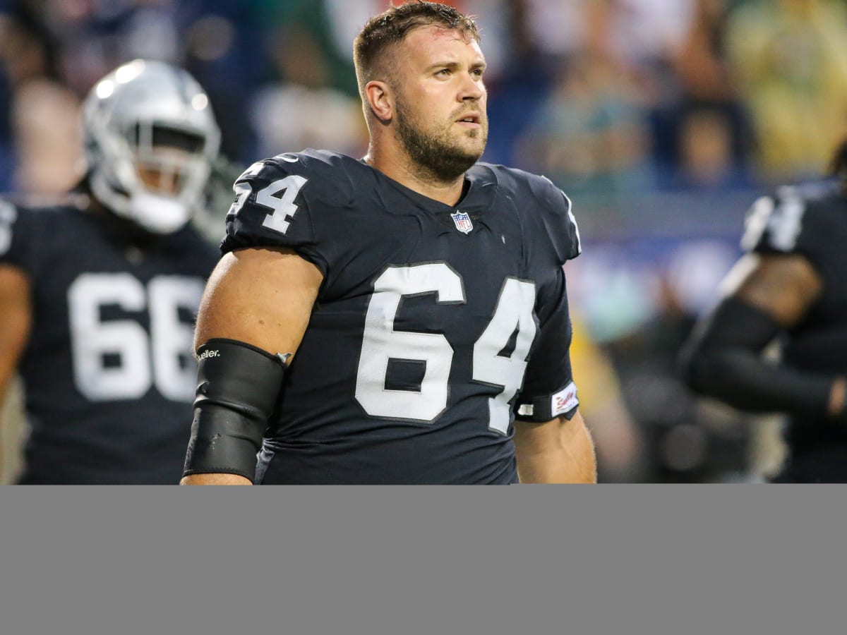 Raiders sign OL Alex Bars