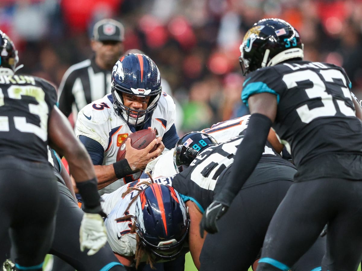 NFL: Denver Broncos twice come from behind to beat Jacksonville Jaguars  21-17 at Wembley - BBC Sport