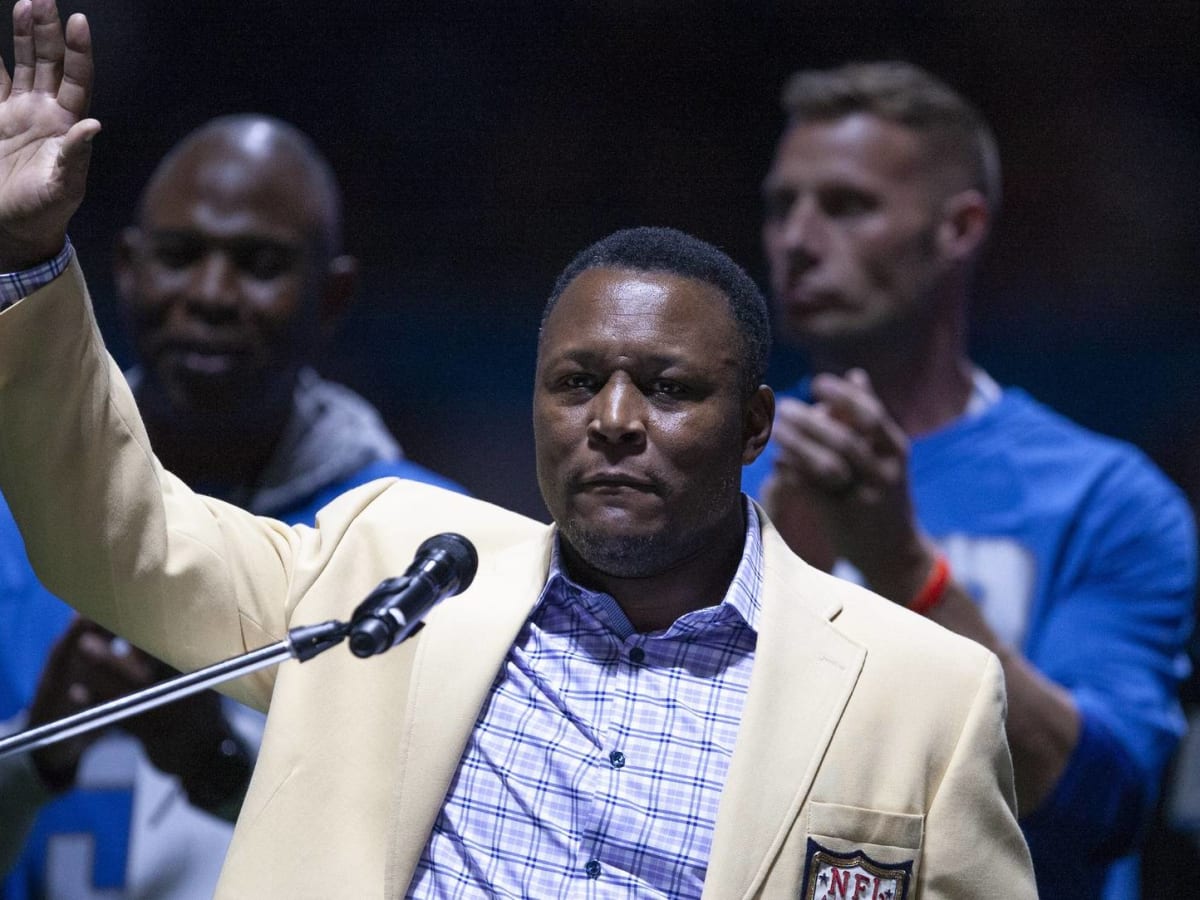 Barry Sanders' legacy cemented: Lions reveal new statue outside of Ford  Field 