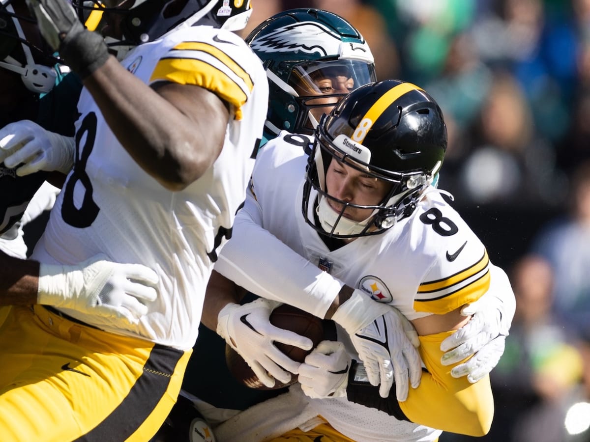 Players Know Pittsburgh Steelers Must Keep Kenny Pickett Moving Forward -  Sports Illustrated Pittsburgh Steelers News, Analysis and More