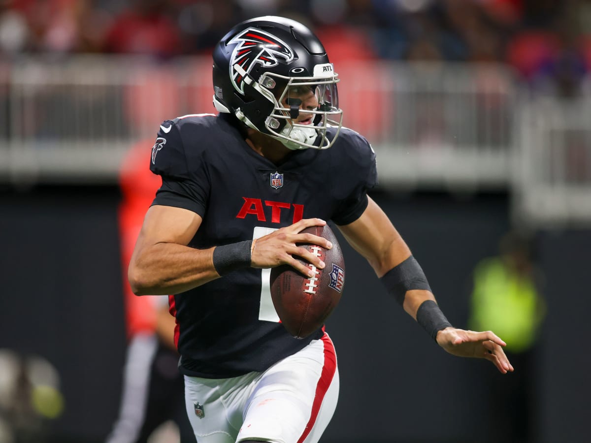 EAST RUTHERFORD, NJ - AUGUST 22: Atlanta Falcons quarterback Marcus Mariota  (1) during the National Football League game between the New York Jets and  the Atlanta Falcons on August 22, 2022 at