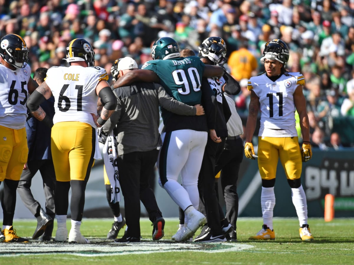 Injury news: Eagles DT Jordan Davis leaves on a cart vs. Steelers