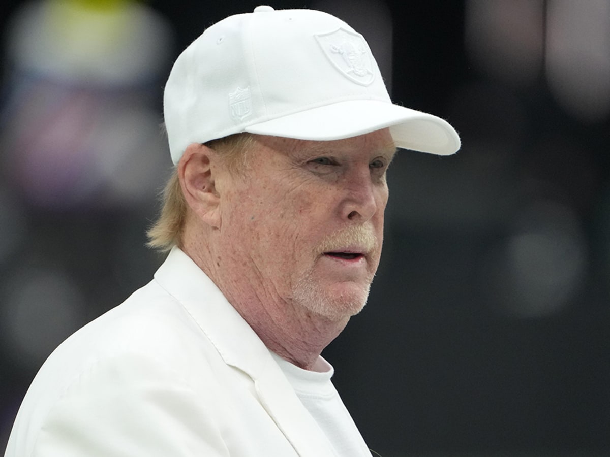 Raiders news: Mark Davis stands by Josh McDaniels amid poor start - Silver  And Black Pride