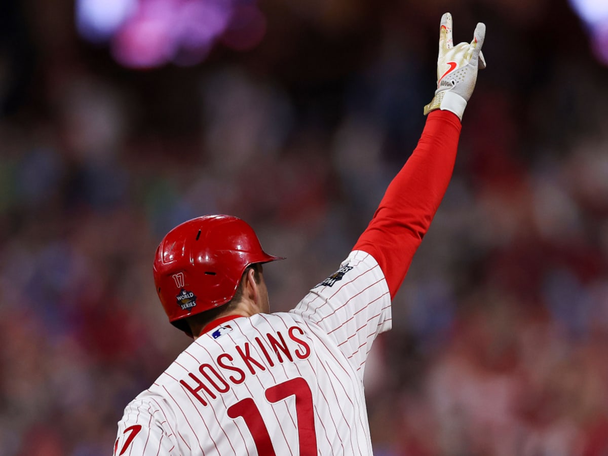 Jayme Hoskins, wife of Phillies star, buys beer for fans during World  Series Game 3
