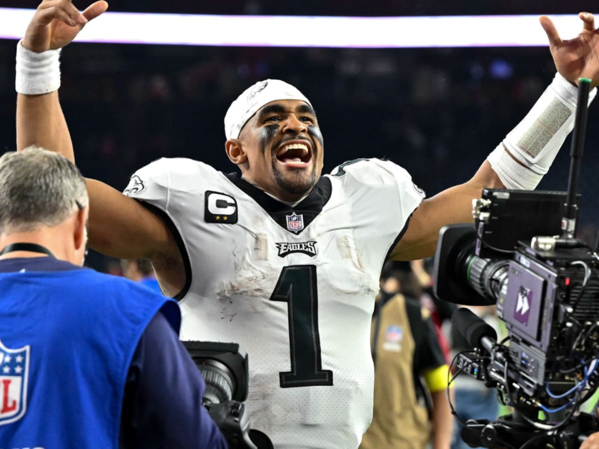 Eagles are 8-0 for first time in franchise history after win over