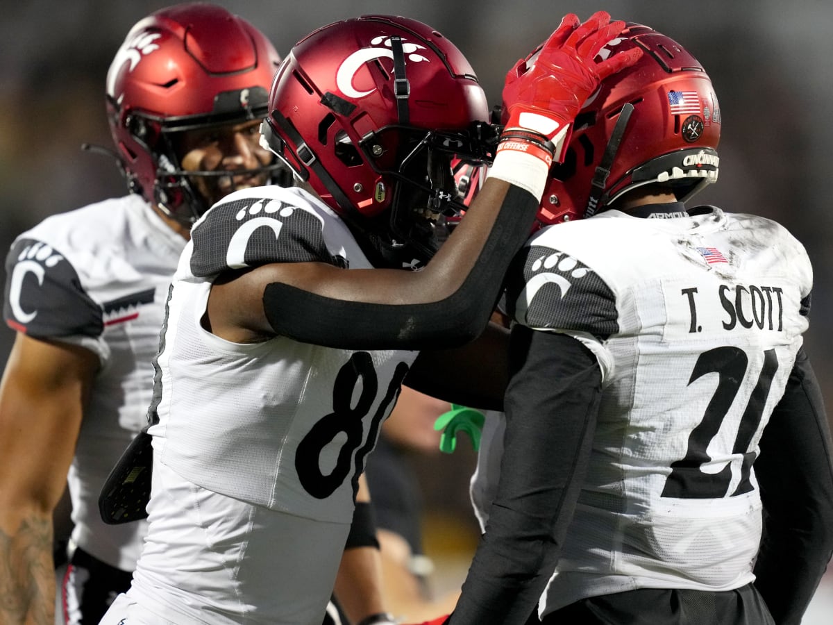 Cincinnati Falls at UCF, 25-21 - University of Cincinnati Athletics