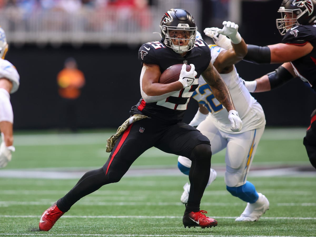 Was Falcons RB Tyler Allgeier snubbed from OROY award?