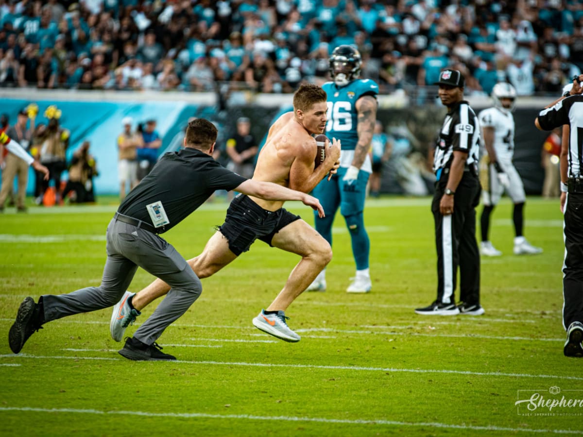 Shirtless Fan Runs Onto Field in Middle of Punt During Raiders-Jaguars