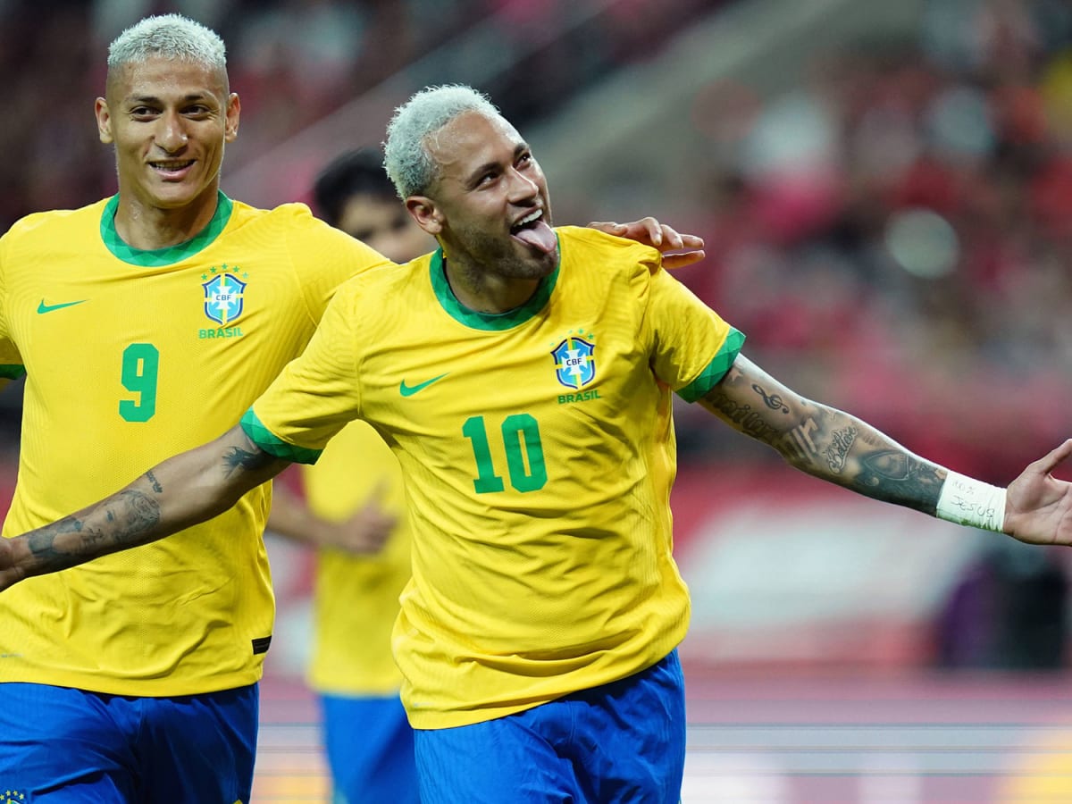 Brazil name nine forwards in attack-minded World Cup squad