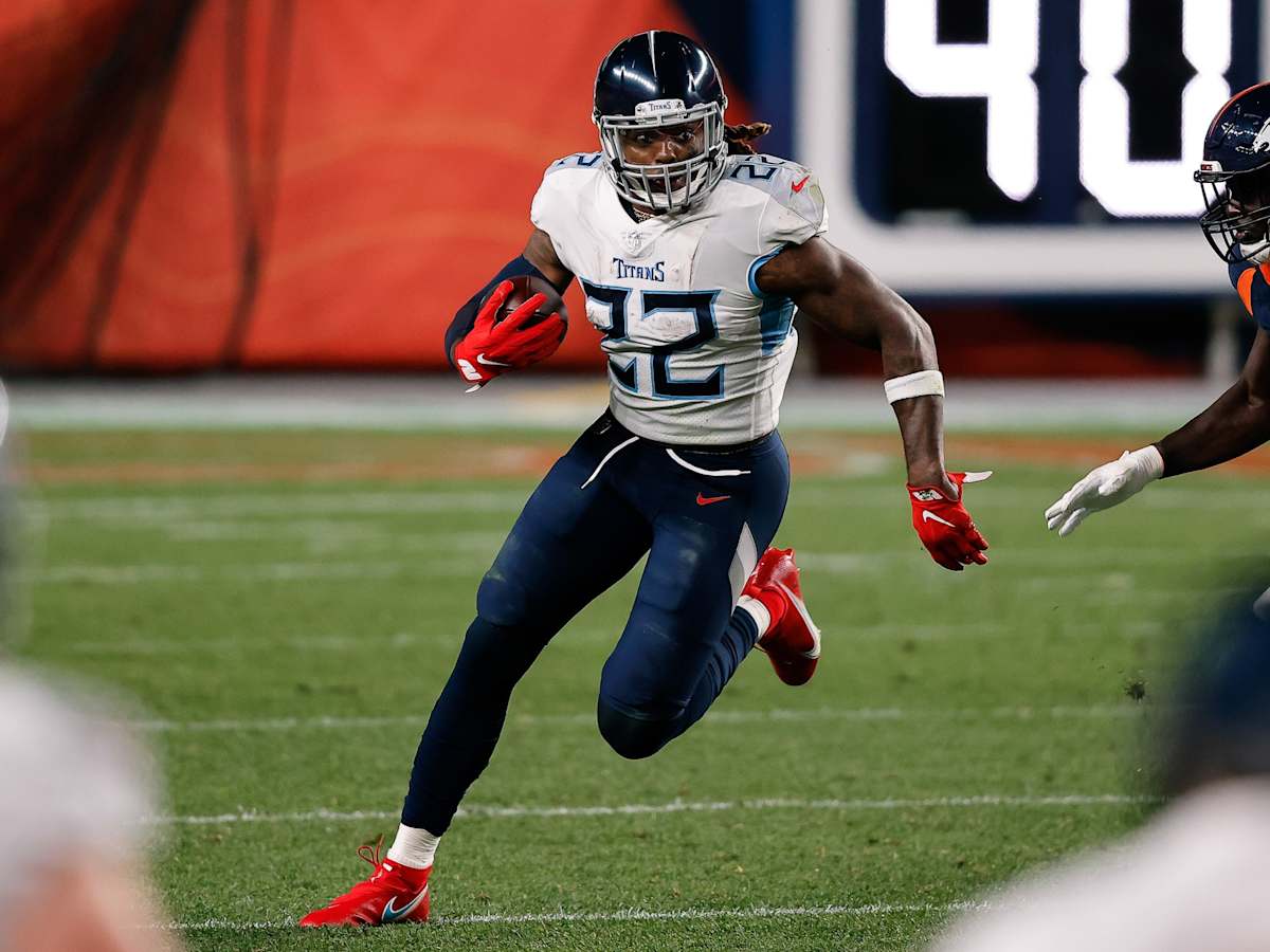 The Meaning of Derrick Henry's Stiff-Arms - Sports Illustrated