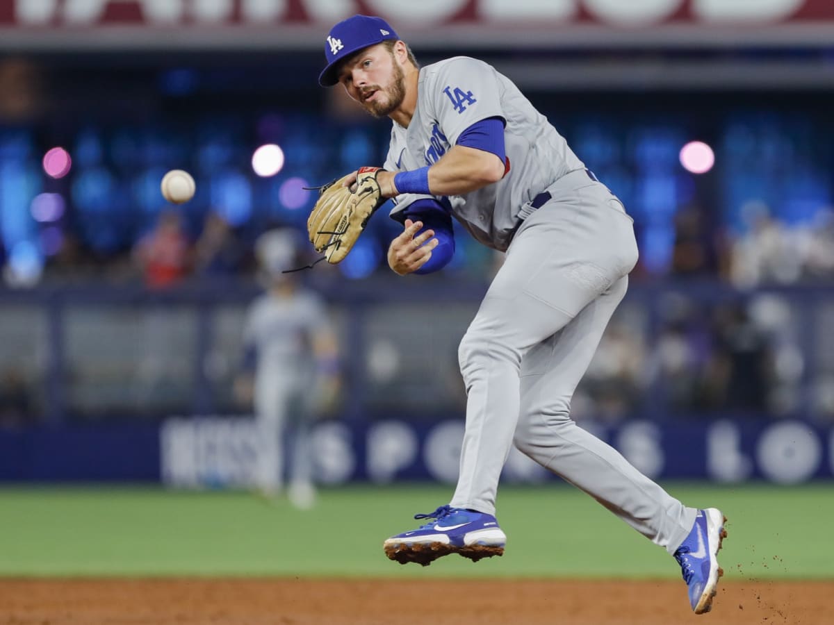 3 dream trades that would help Dodgers replace Gavin Lux at shortstop