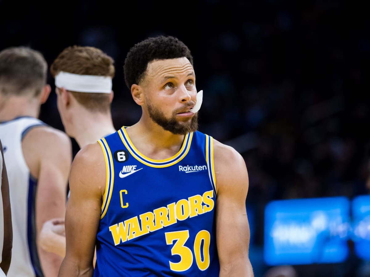 NBA: Stephen Curry's heroics propel Warriors past Bucks
