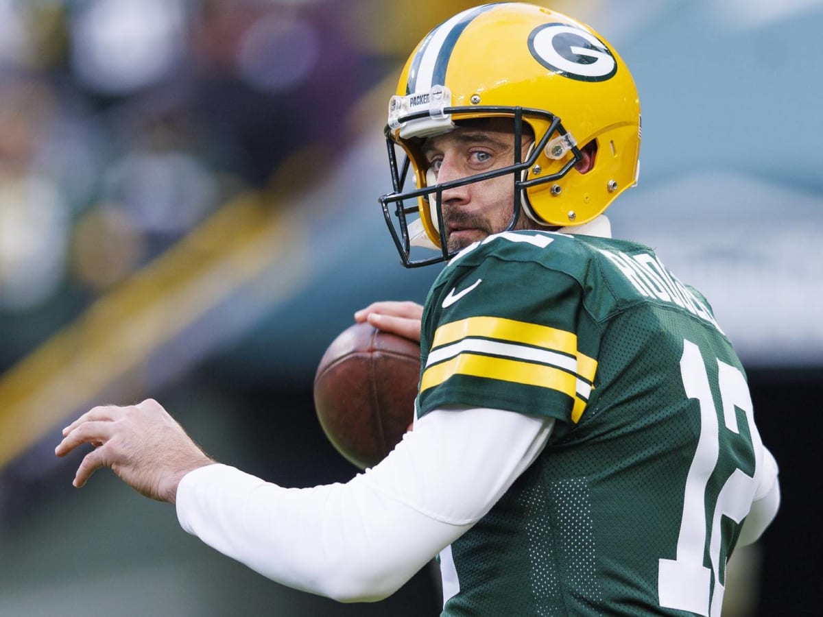 NFL players union renews call for grass fields after Aaron Rodgers