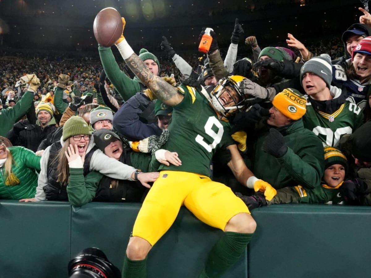 Packers Put Out Statement After Lions Fans Swarm Lambeau Field in