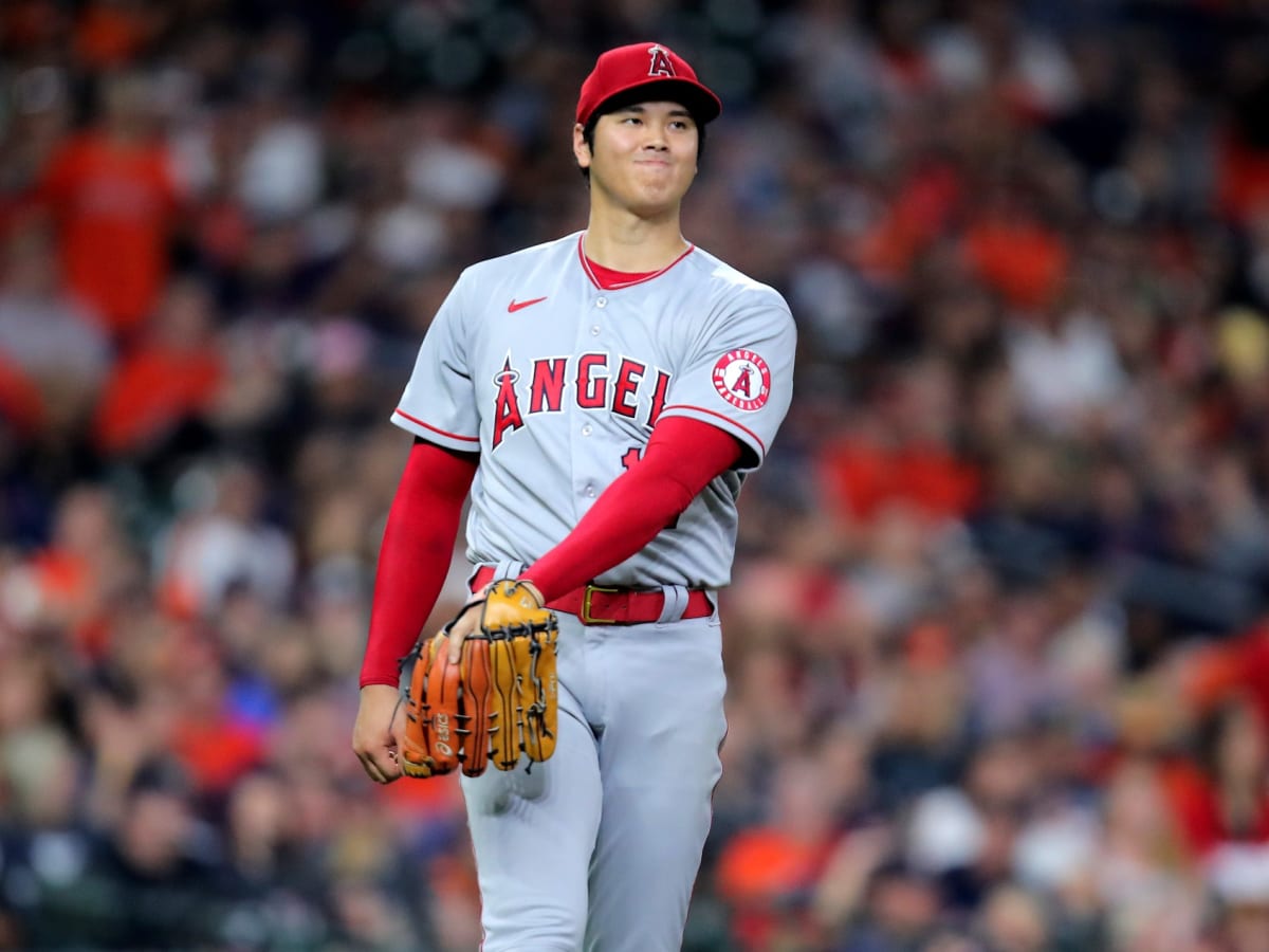 Say cheese: Ohtani body double finds way into Angels' team photo –  NewsNation