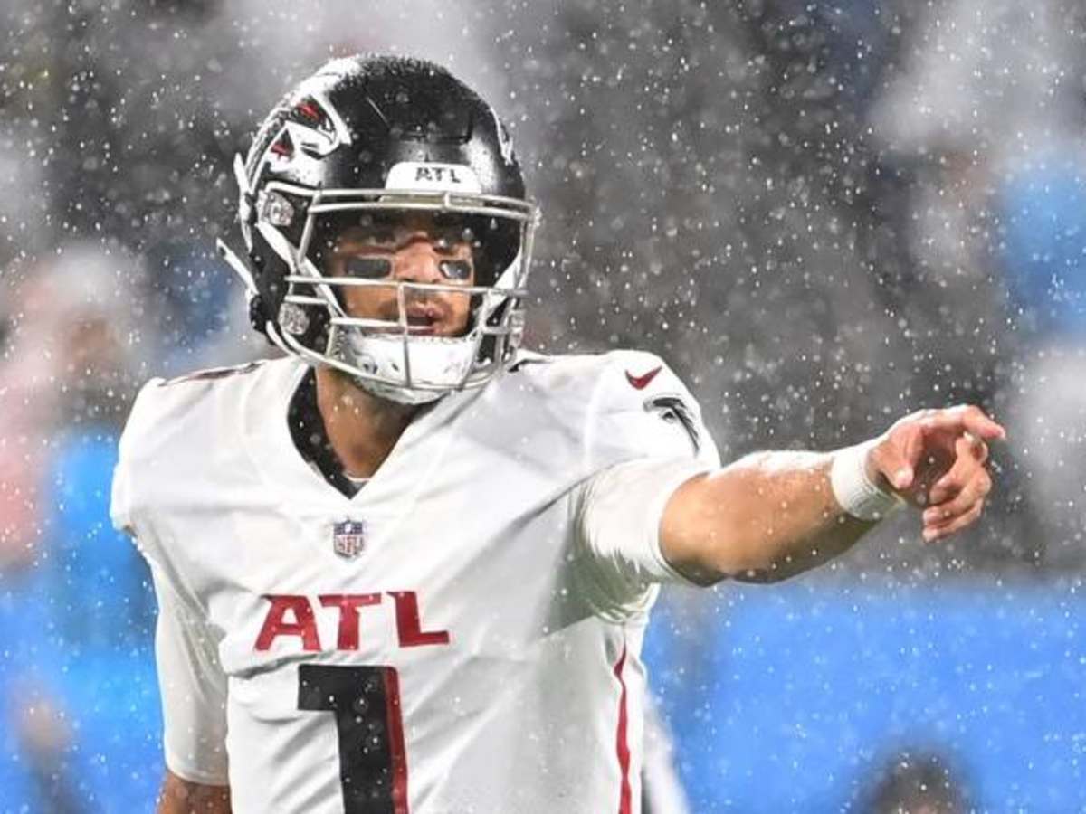 EAST RUTHERFORD, NJ - AUGUST 22: Atlanta Falcons quarterback Marcus Mariota  (1) during the National Football League game between the New York Jets and  the Atlanta Falcons on August 22, 2022 at