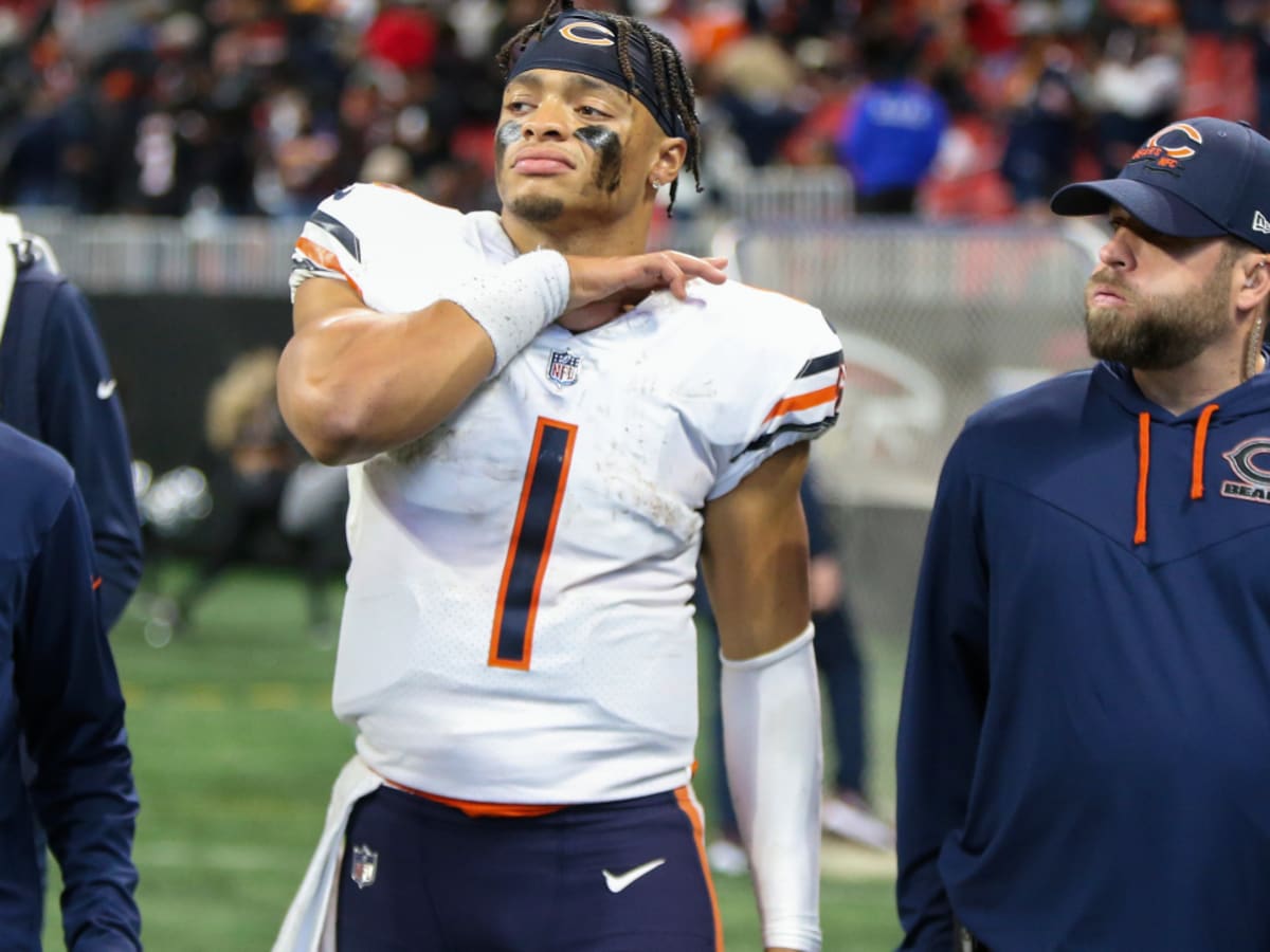 Bears QB Fields has X-rays on left shoulder following loss