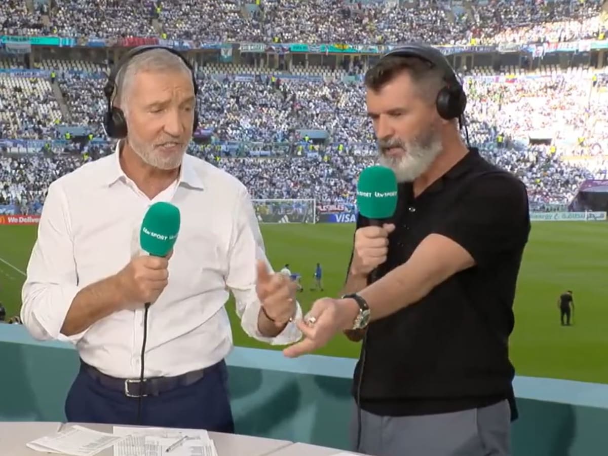 Roy Keane helps launch new 2023/24 Manchester United 3rd kit - Futbol on  FanNation