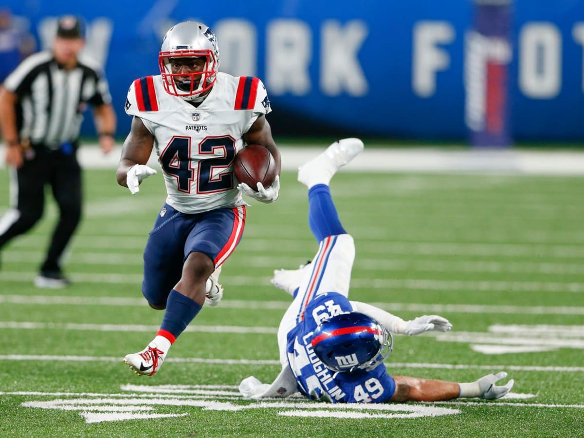 Patriots waive RB J.J. Taylor, sign K Tristan Vizcaino to practice