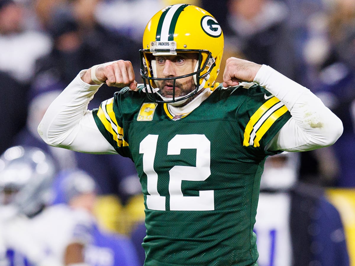 Aaron Rodgers says he's been playing with broken thumb