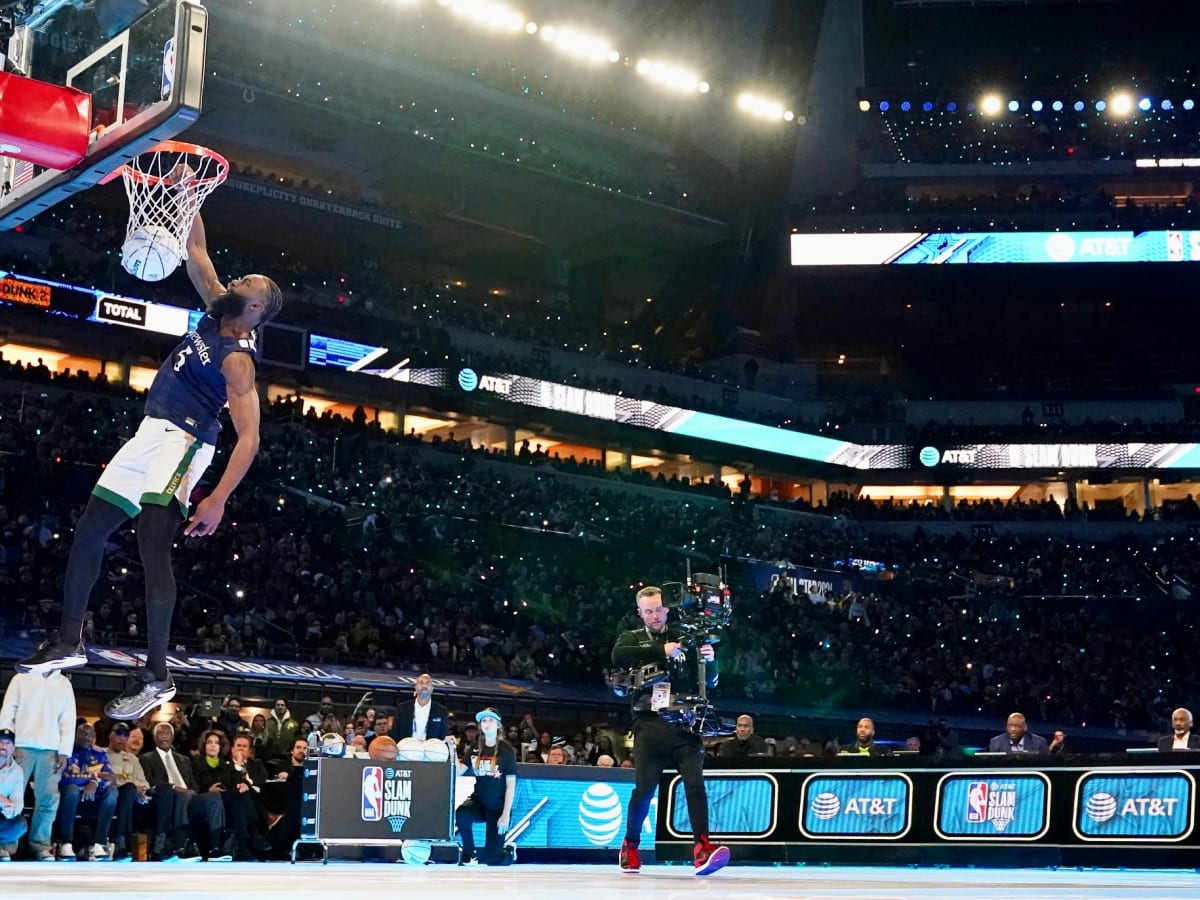 Mac McClung dunks over Shaq, wins 2nd Slam Dunk Contest