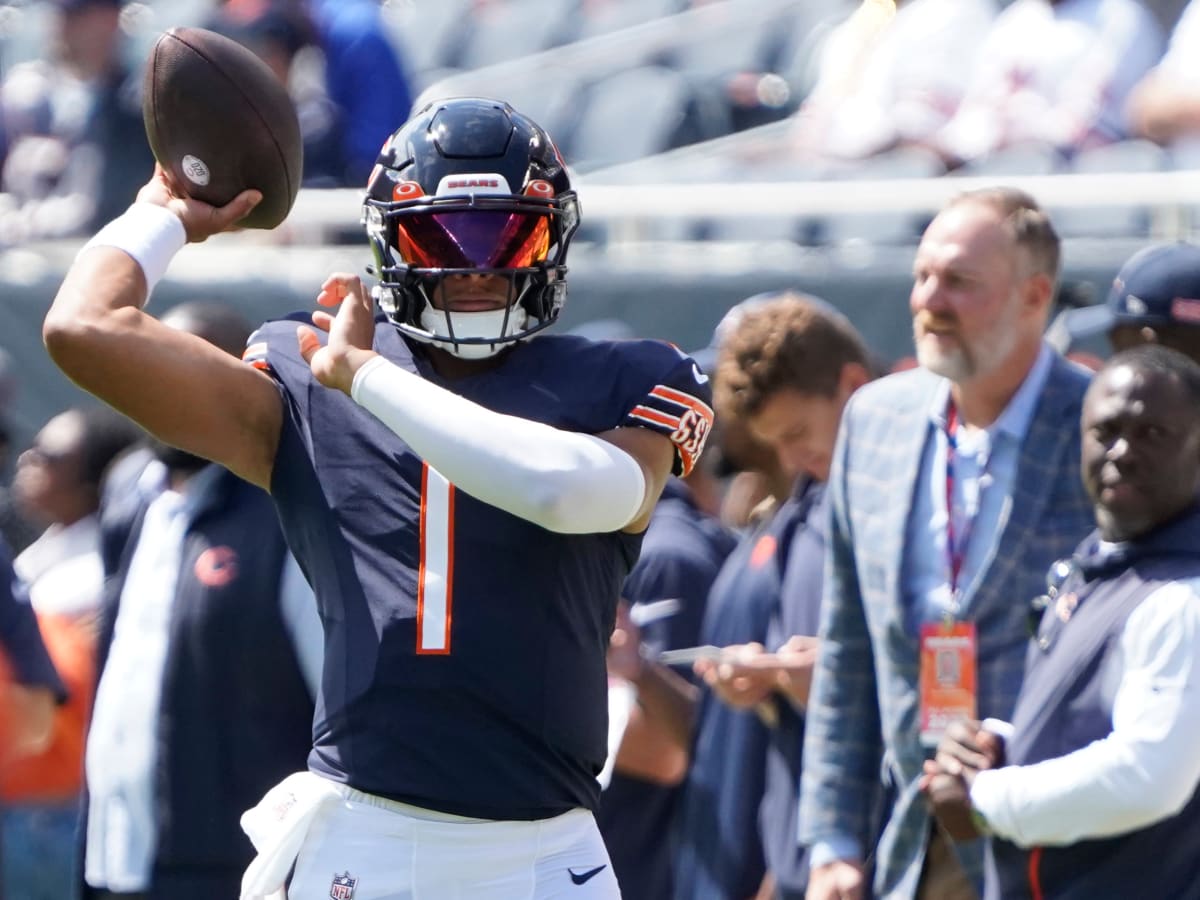 Chicago Bears: Is it time to pull the plug on the Justin Fields experiment?