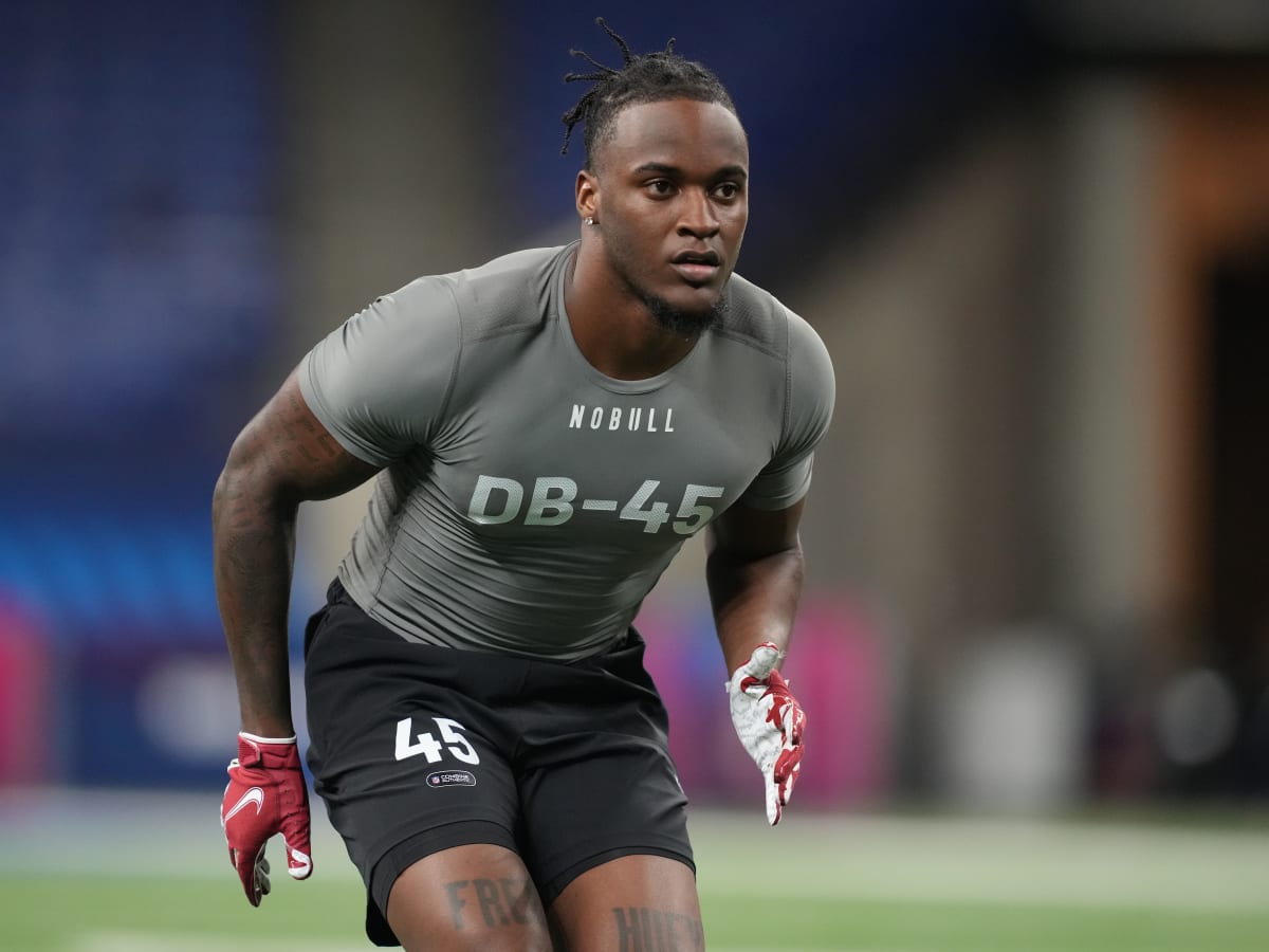 Atlanta Falcons like DeMarcco Hellams' versatility, violence 