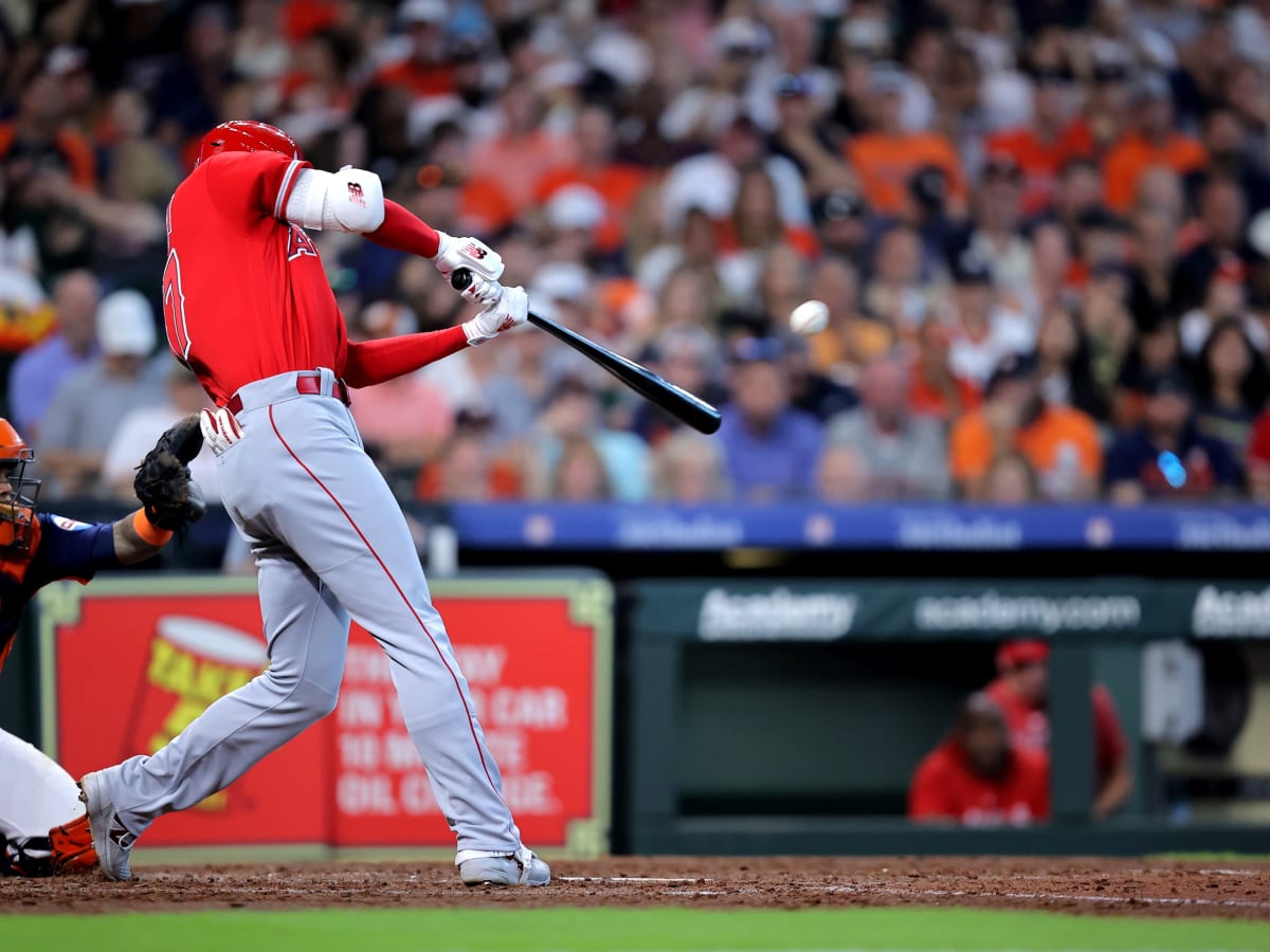 Shohei Ohtani hits homer, still rules 