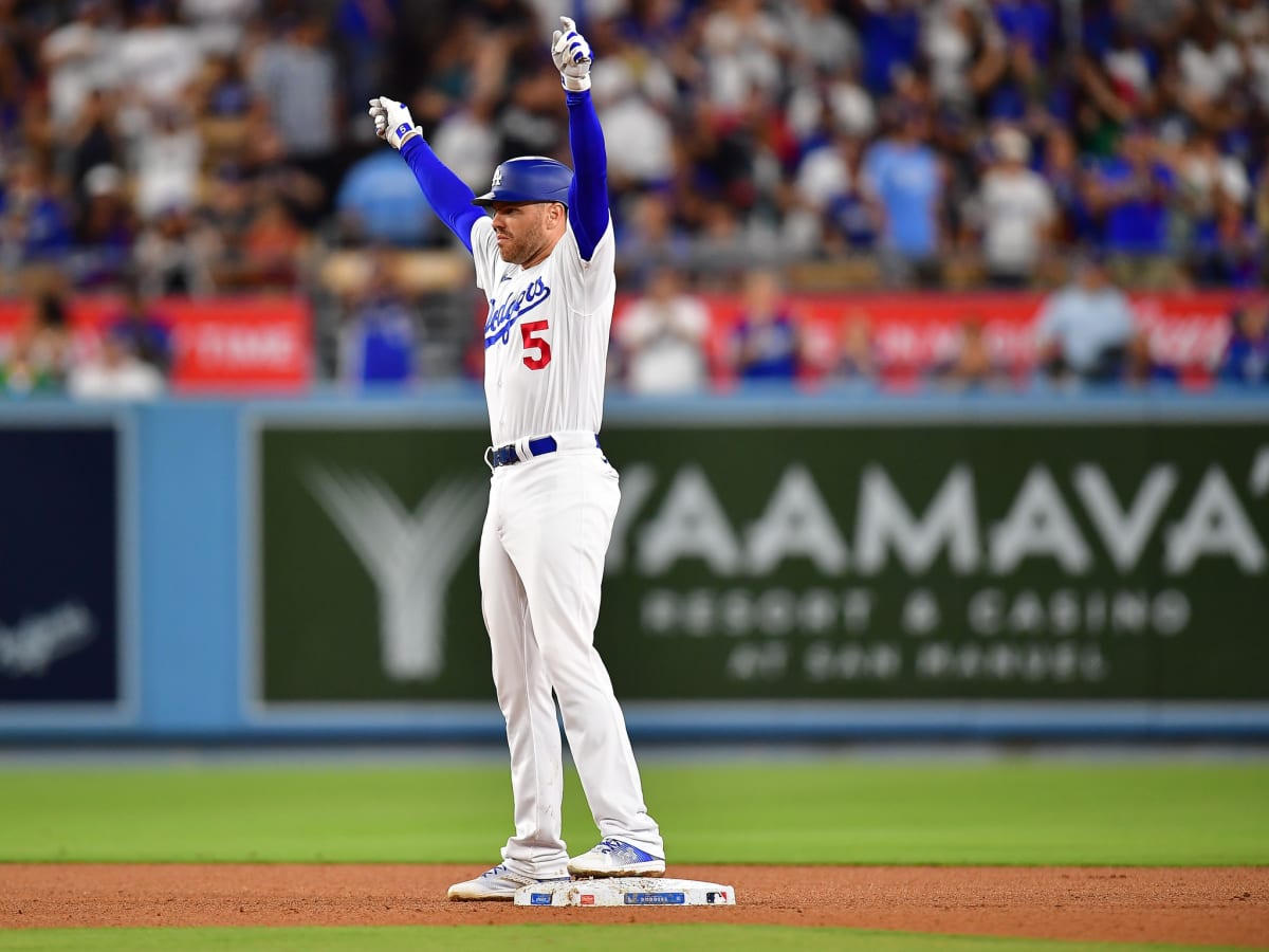Dodgers Notes: Dave Roberts Won't Dance, Jang Looks Up to Legends, Mookie  Dissing Padres? - Inside the Dodgers