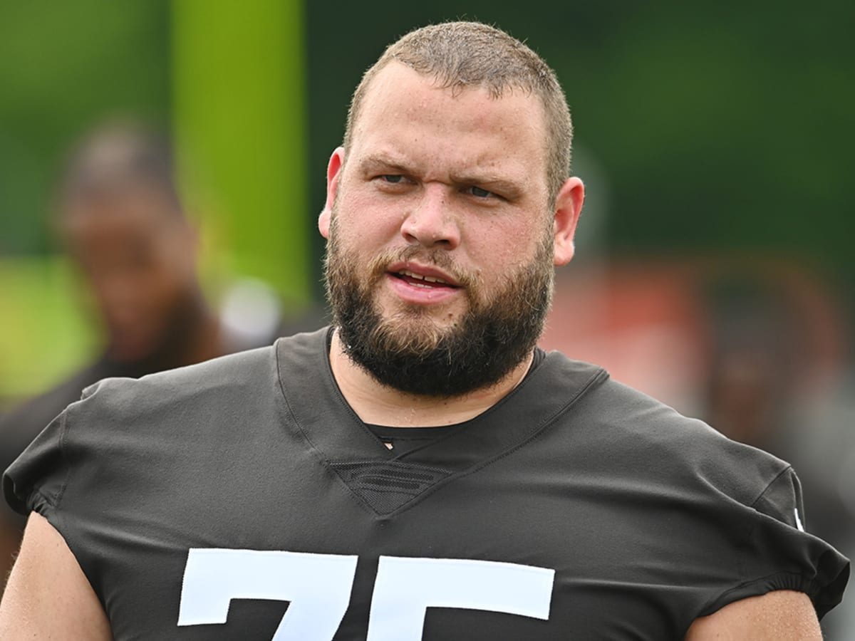 Joel Bitonio and 2 Cleveland Browns w/ down stock vs.Miami Dolphins