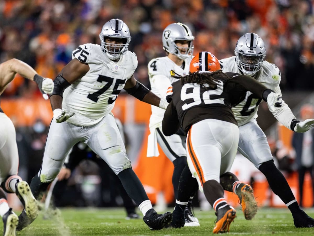 Raiders: Why is Brandon Parker still on the 53-man roster?