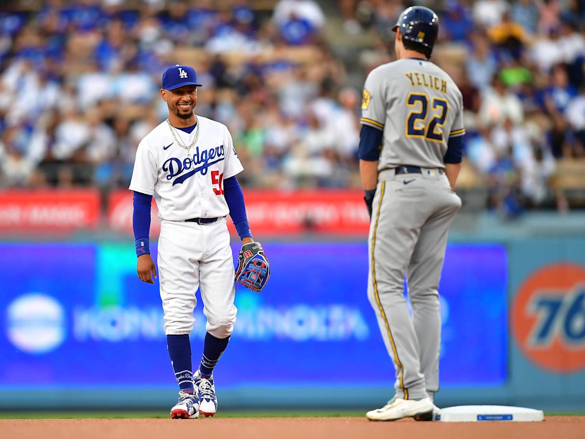 Dodgers News: Miguel Rojas Finding Success With Kiké Hernández Cleats