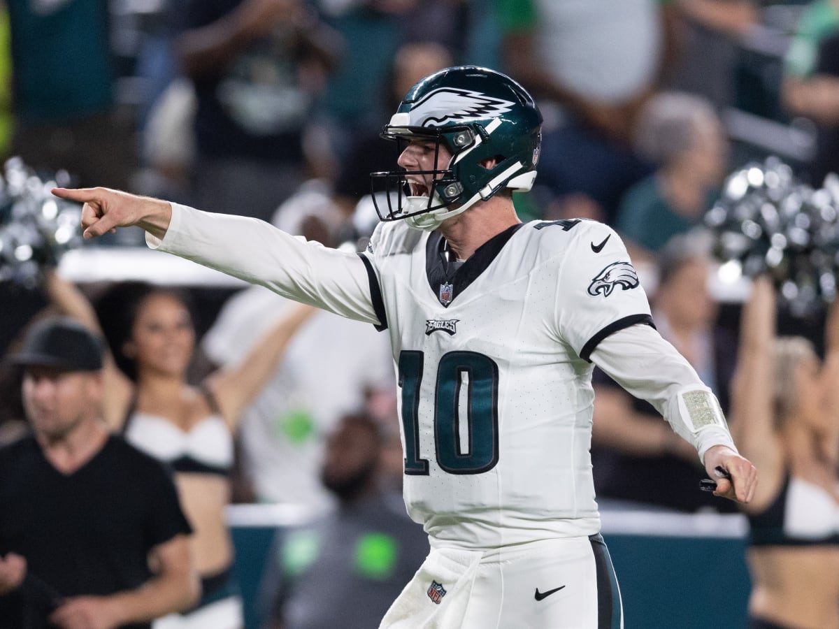 Philadelphia Eagles quarterback Tanner McKee (10) warms up before an NFL  pre-season football game against the Cleveland Browns, Thursday, Aug. 17,  2023, in Philadelphia. (AP Photo/Rich Schultz Stock Photo - Alamy