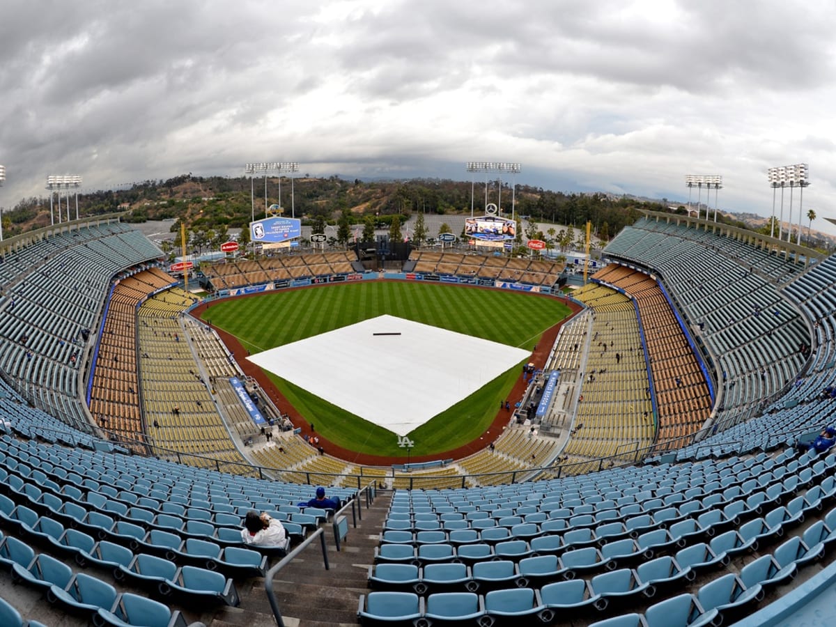 Dodgers will play doubleheader on Saturday with hurricane