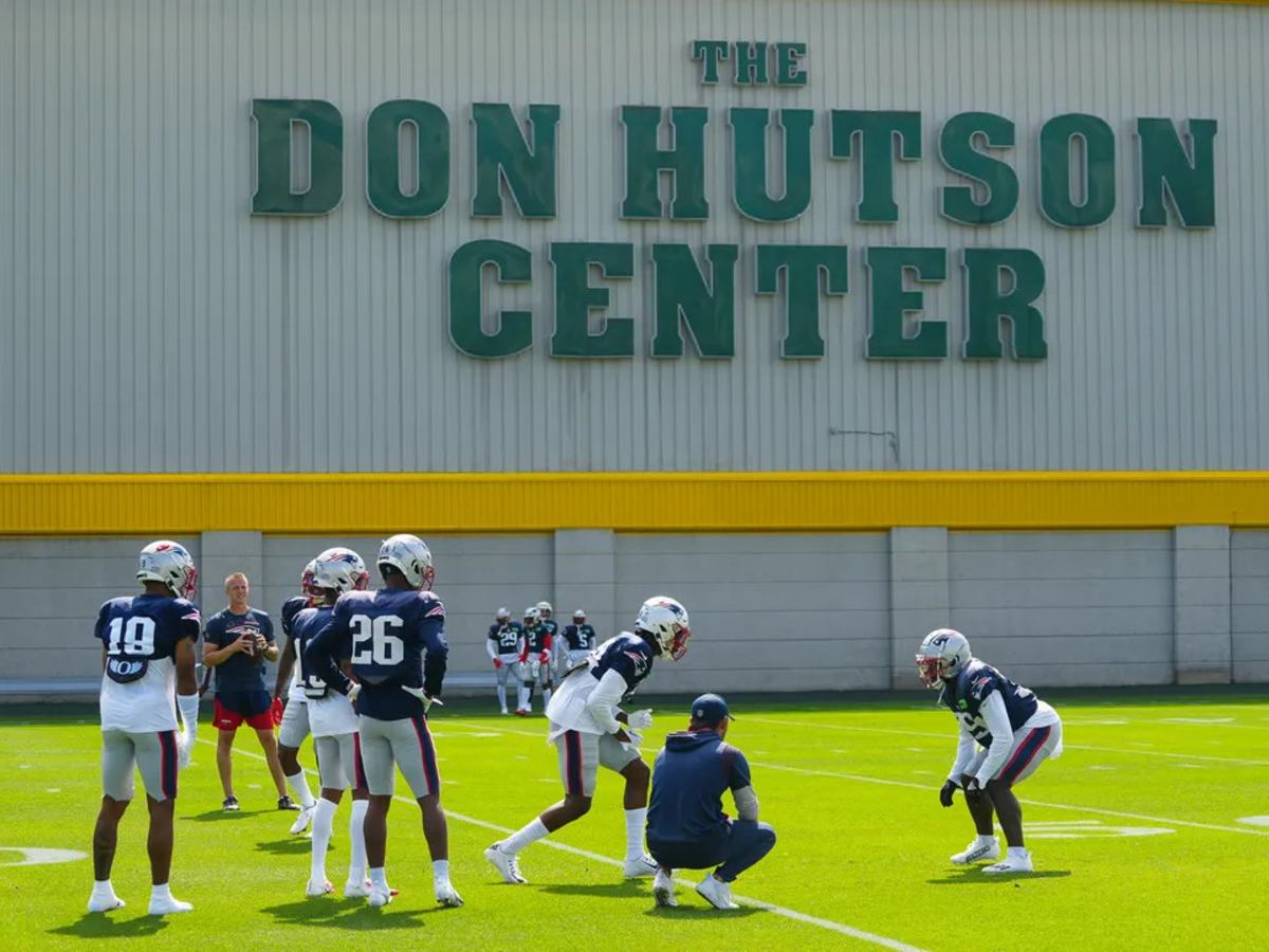 New England Patriots vs. Green Bay Packers Preseason: How to Watch, Betting  Odds, Ezekiel Elliott's Debut? - Sports Illustrated New England Patriots  News, Analysis and More