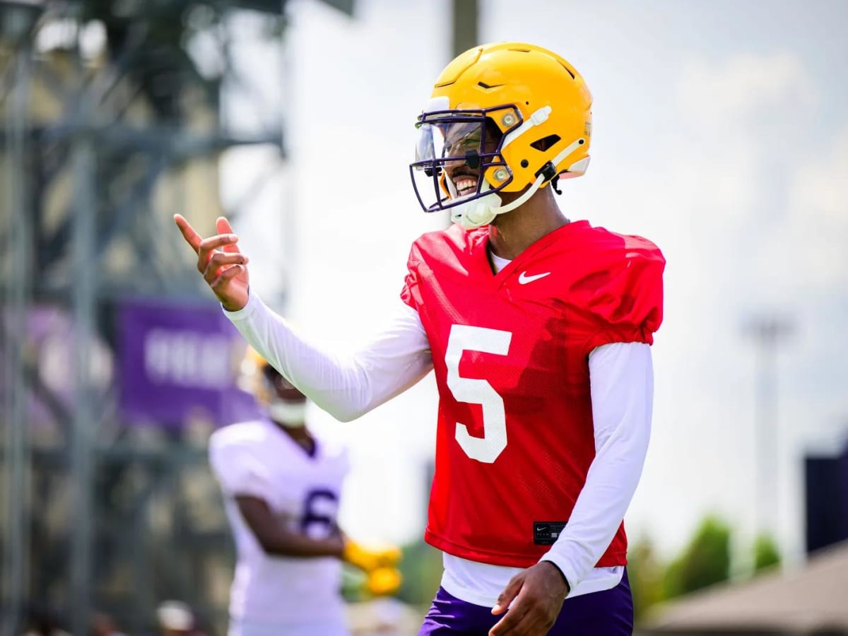 LSU QB Jayden Daniels Signs Unique NIL Deal - Sports Illustrated LSU Tigers  News, Analysis and More.