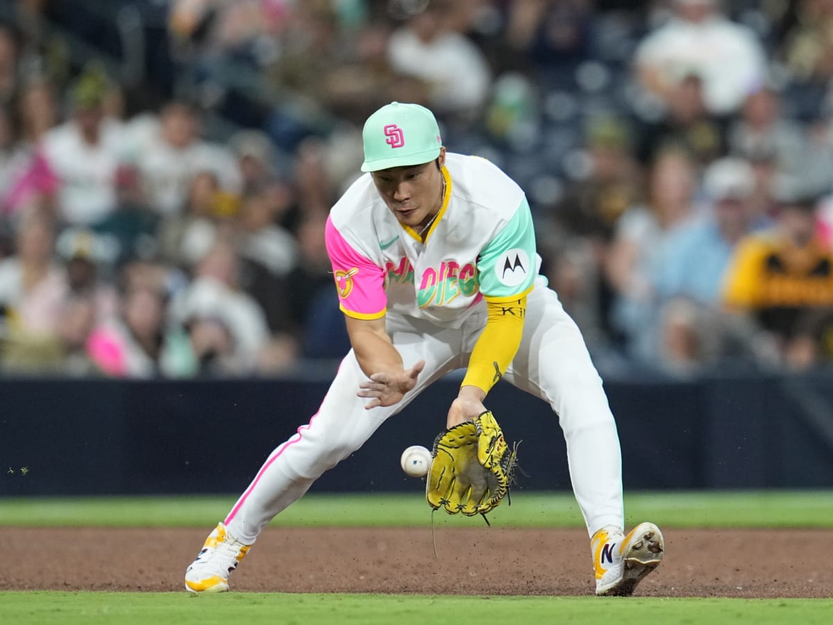 Padres' Shortstop Kim Ha-seong Named Finalist for NL Gold Glove