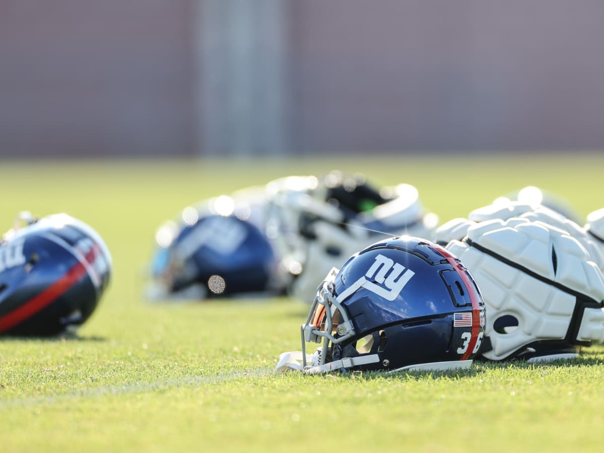 Giants receivers preparing for a challenge, and holding, from