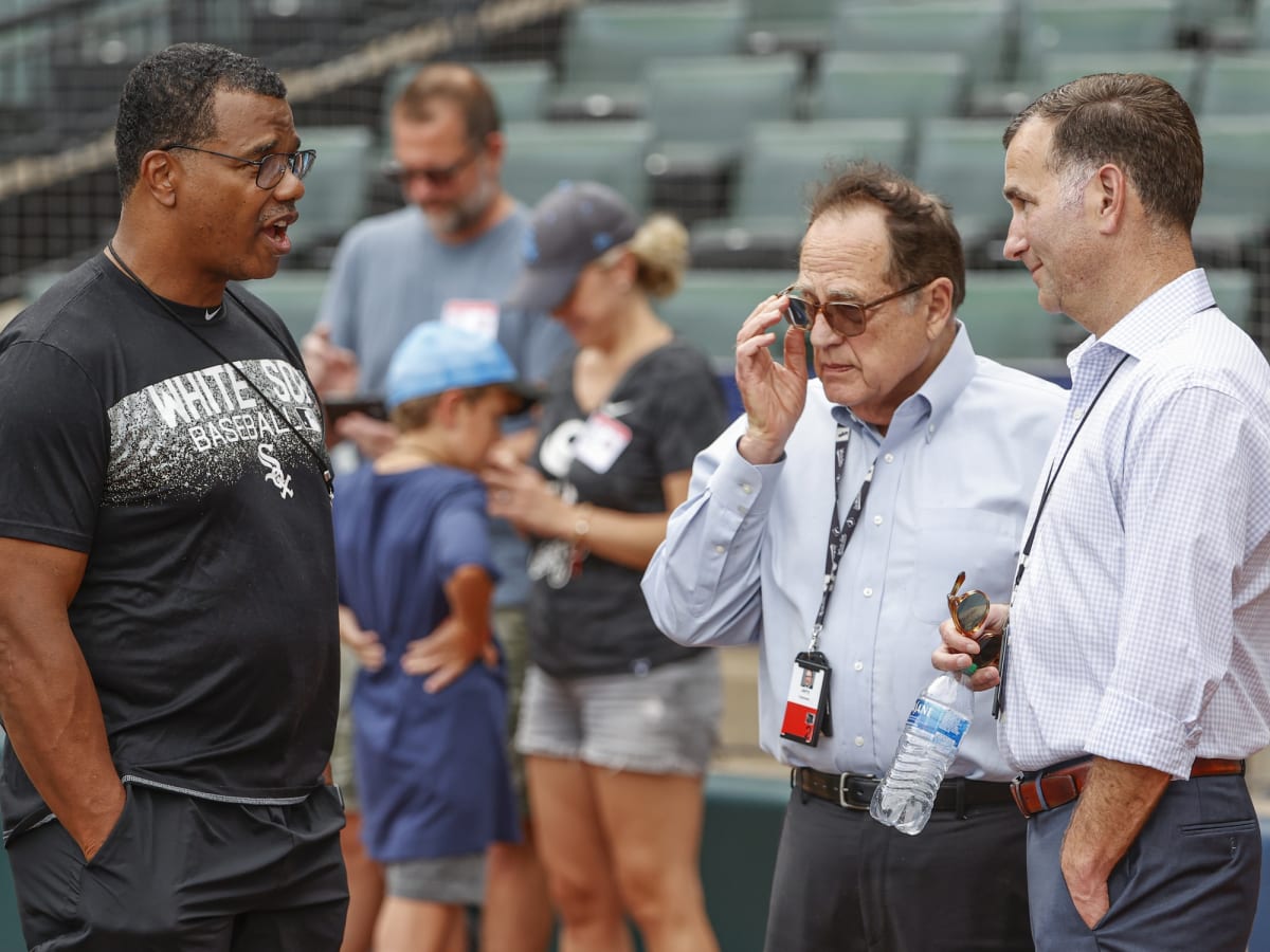 Rick Hahn's White Sox Fashion Drag Race: Getaway Day - South Side Sox